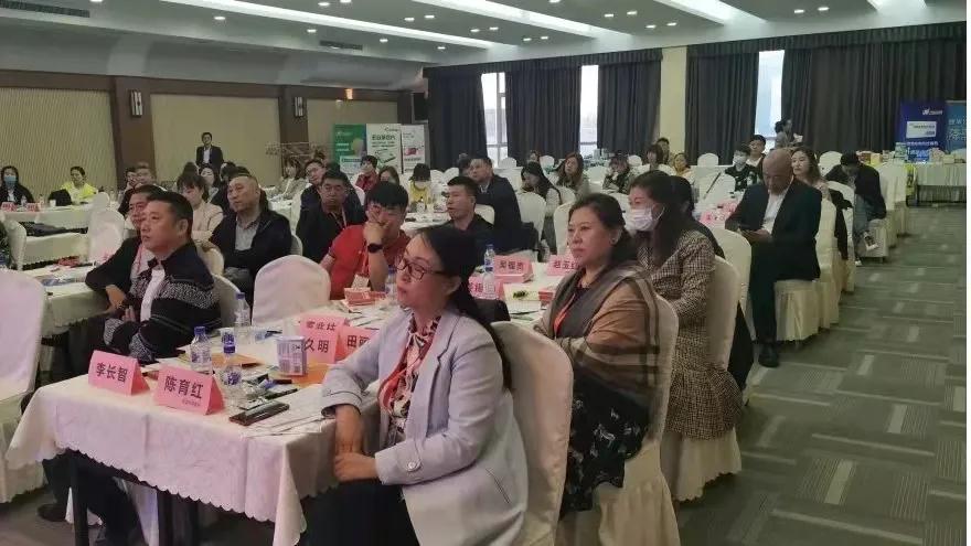 中國(guó)成長(zhǎng)藥店分會(huì)李月東會(huì)長(zhǎng)蒞臨刻康藥業(yè)(圖3)